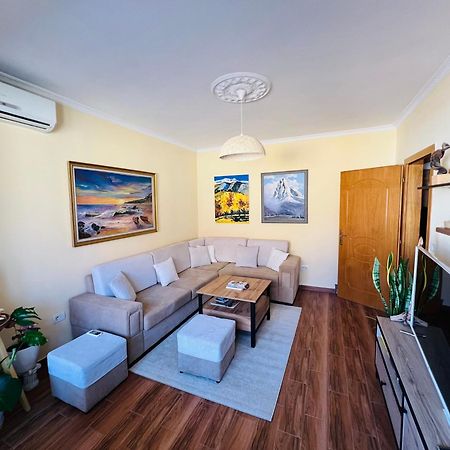 Cozy Central Apartment Tirana Exterior photo