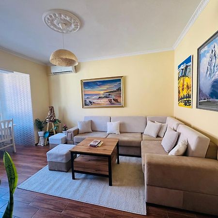 Cozy Central Apartment Tirana Exterior photo