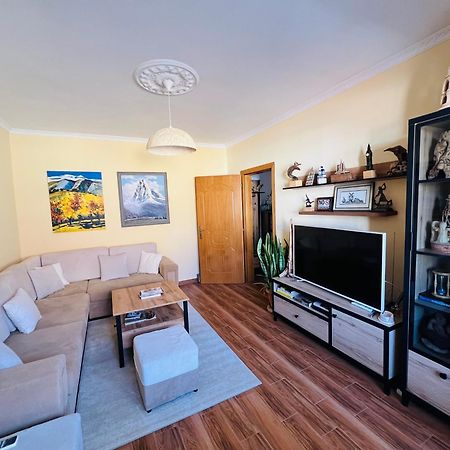 Cozy Central Apartment Tirana Exterior photo
